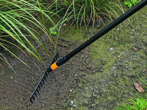 Fiskars gereblye 14 fogú