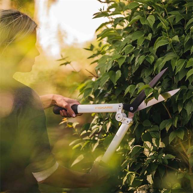Fiskars Powerlever sövénynyíró HS53