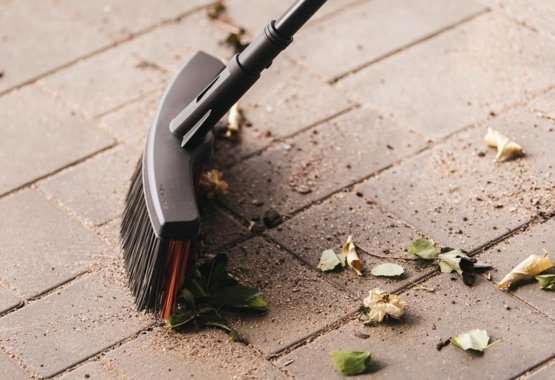 Fiksras solid seprű